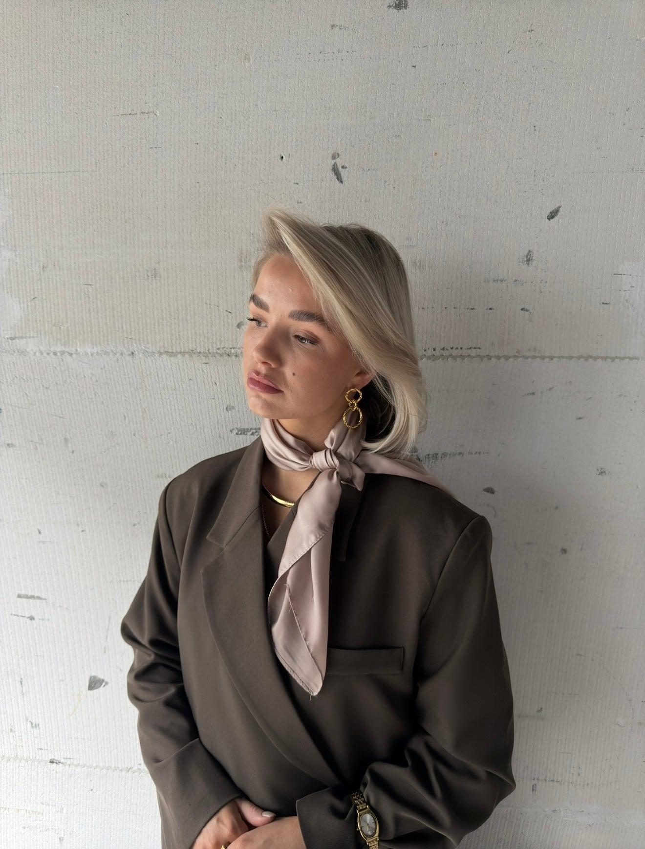 Sjaaltje satijn taupe