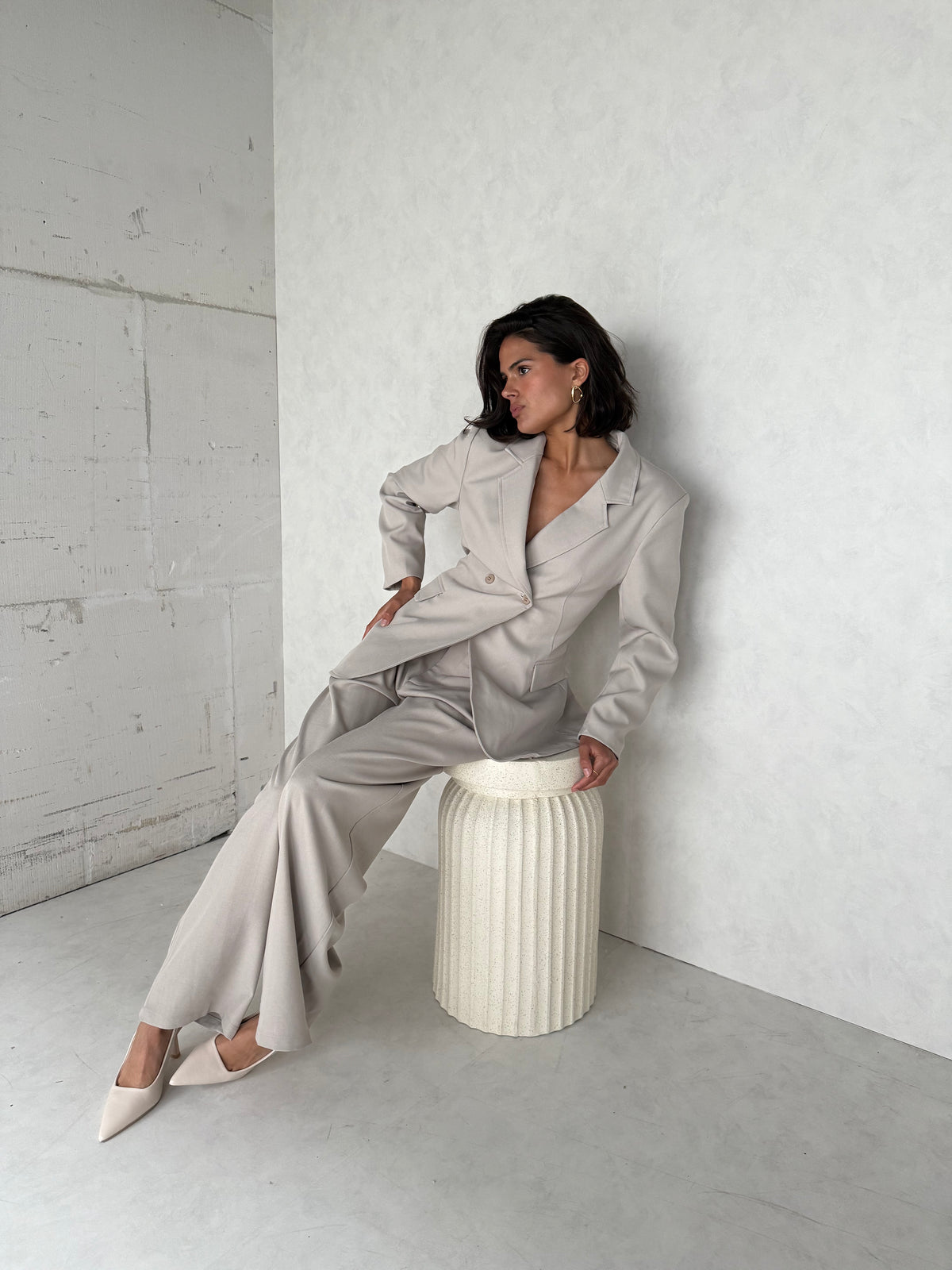 Taupe tailored suit jacket