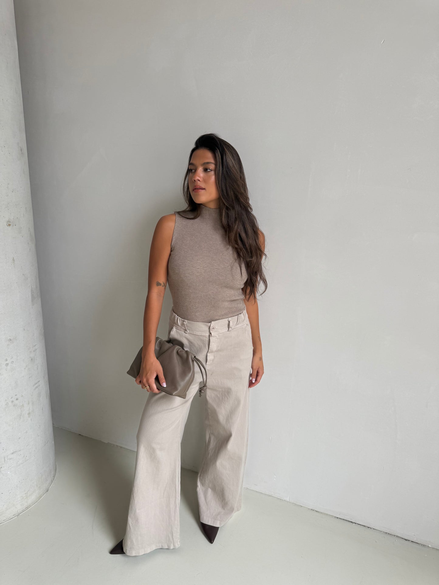 Top taupe