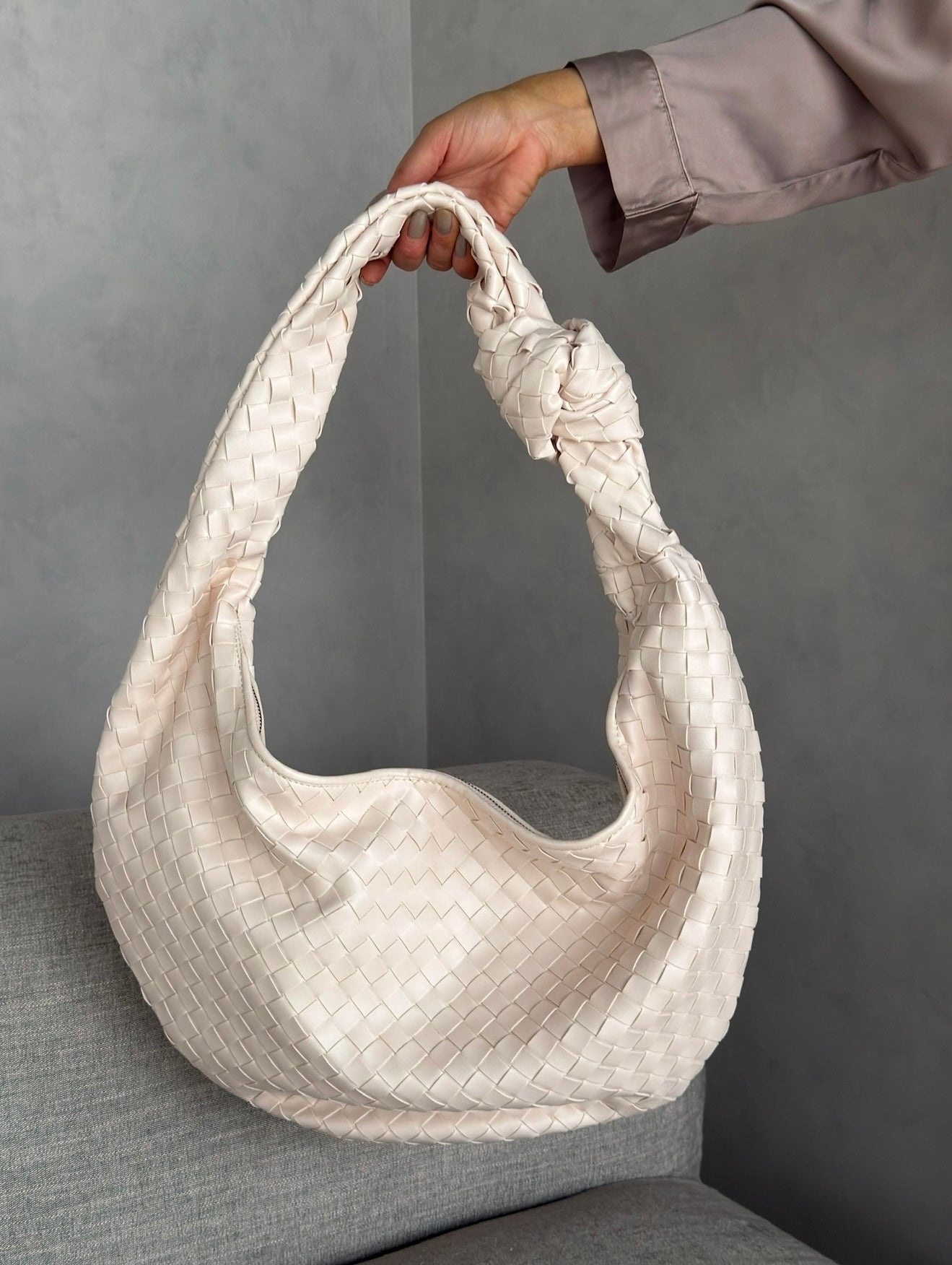 Bag cream button
