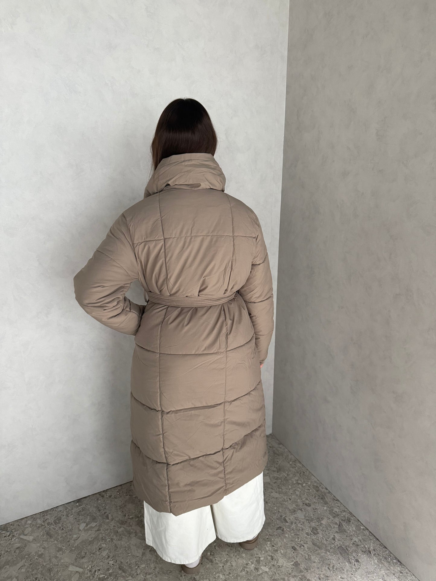 Lange puffer jas taupe