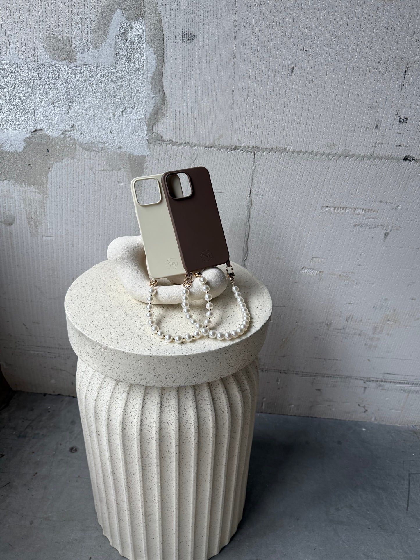 Brown case + short cord