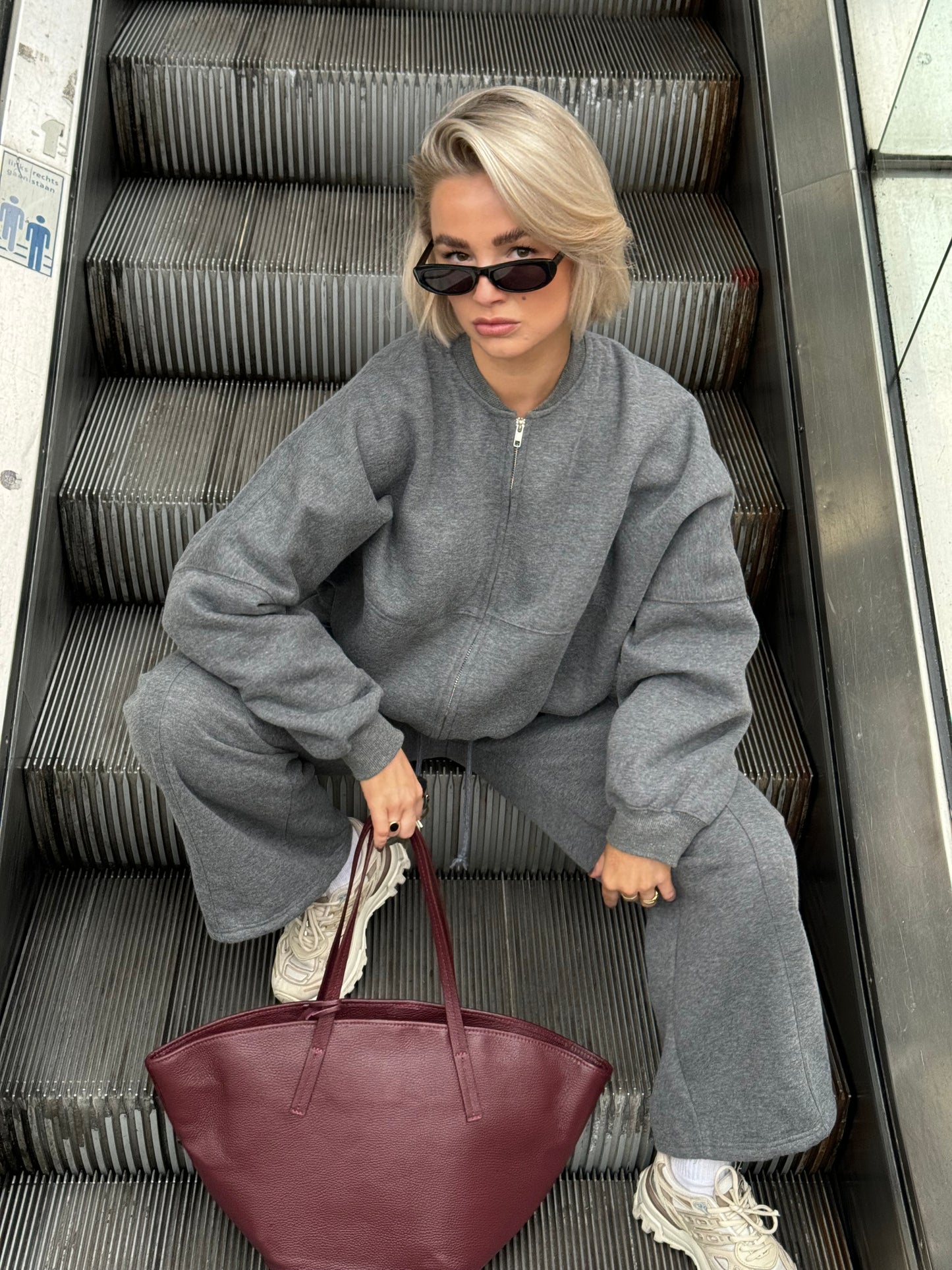 Trousers grey
