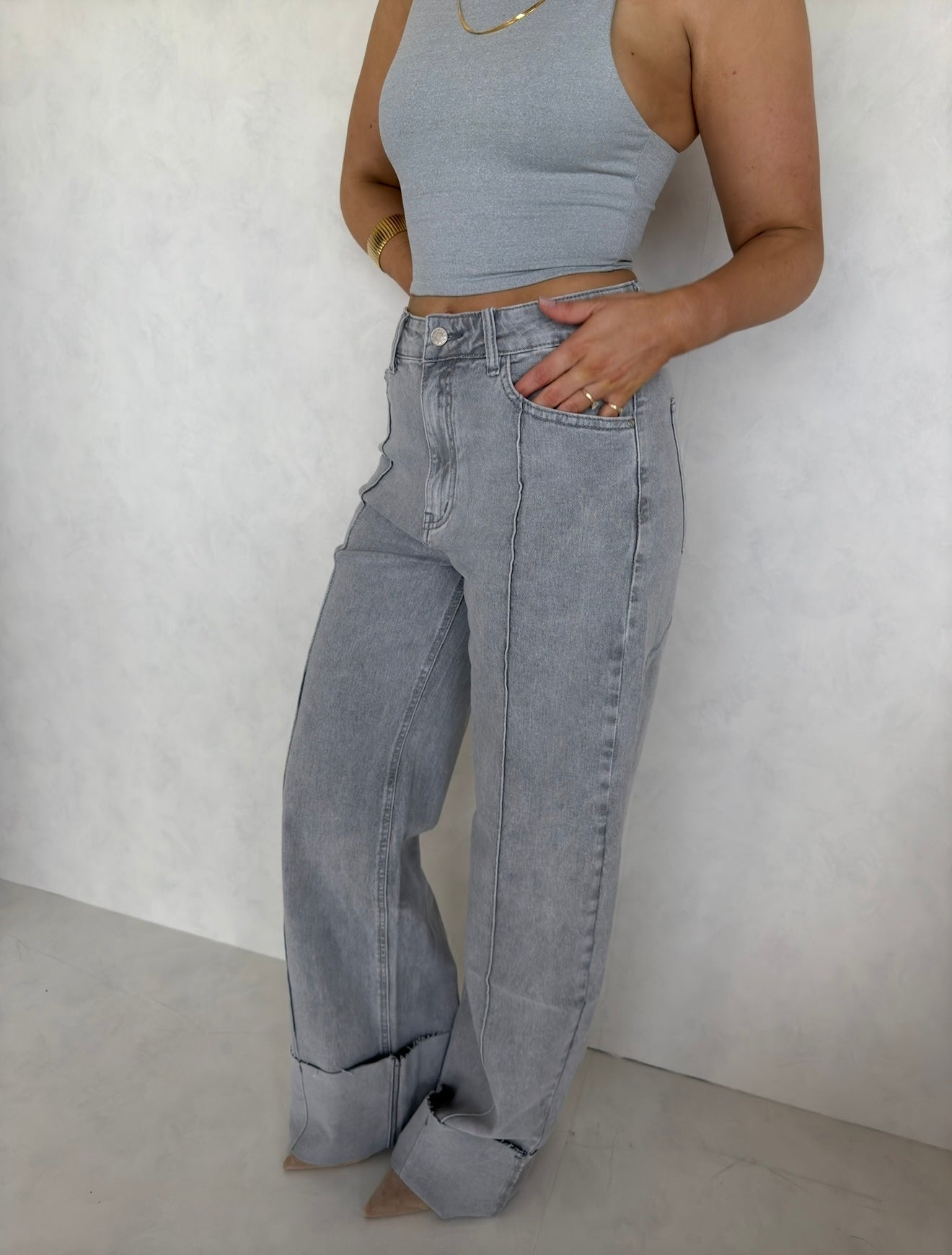 Grey jeans with stripes