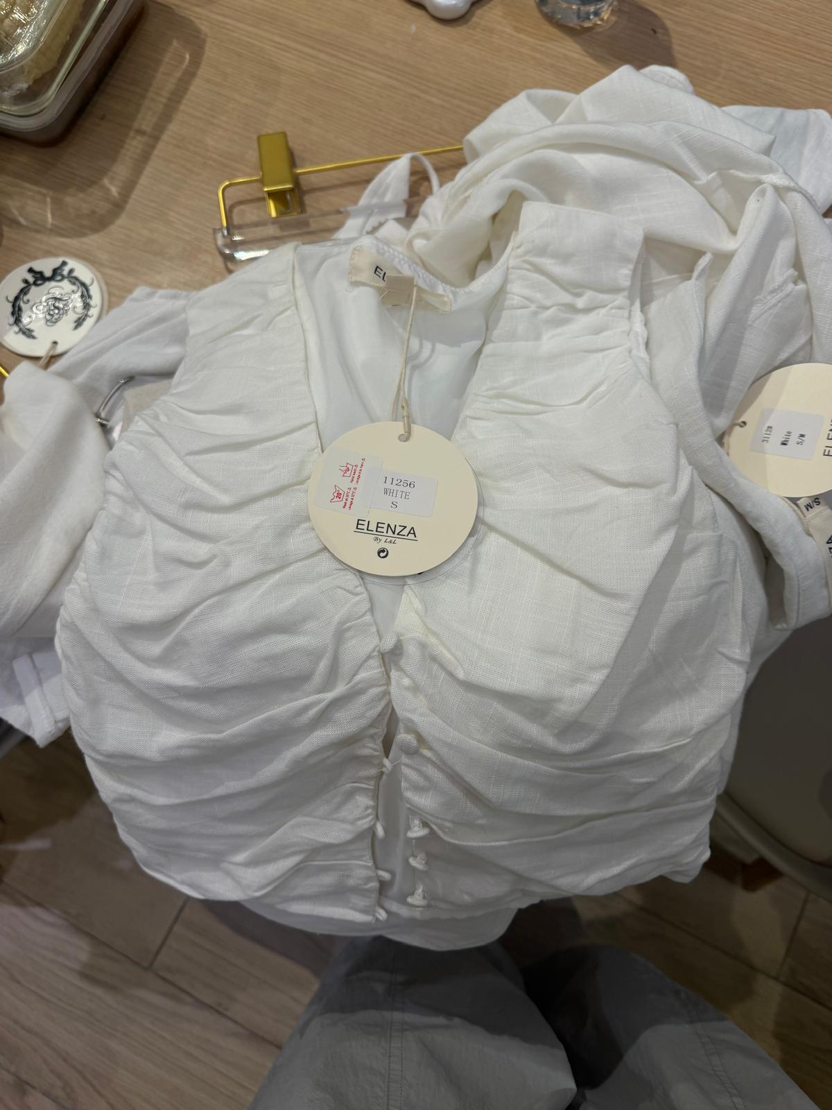 Top met knoopjes beige