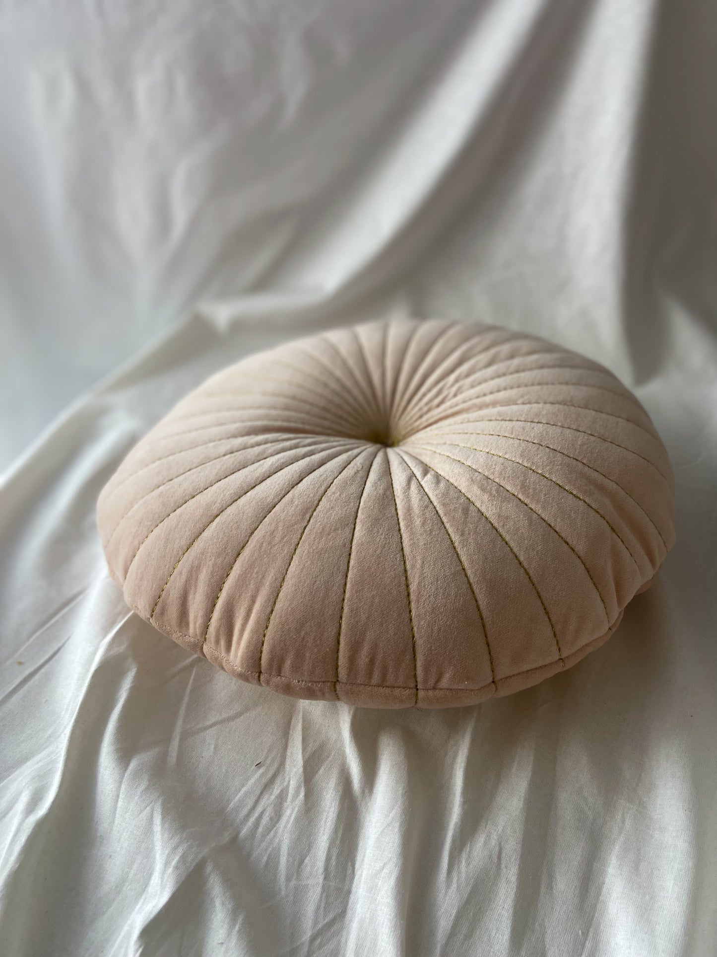 Round cushion in various colours