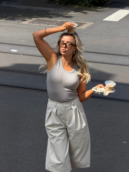 Noeloe tanktop taupe