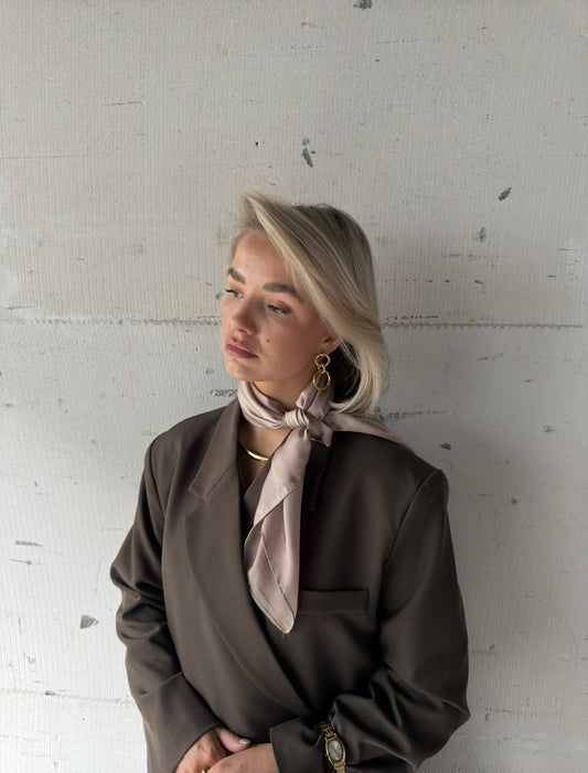 Sjaaltje satijn taupe