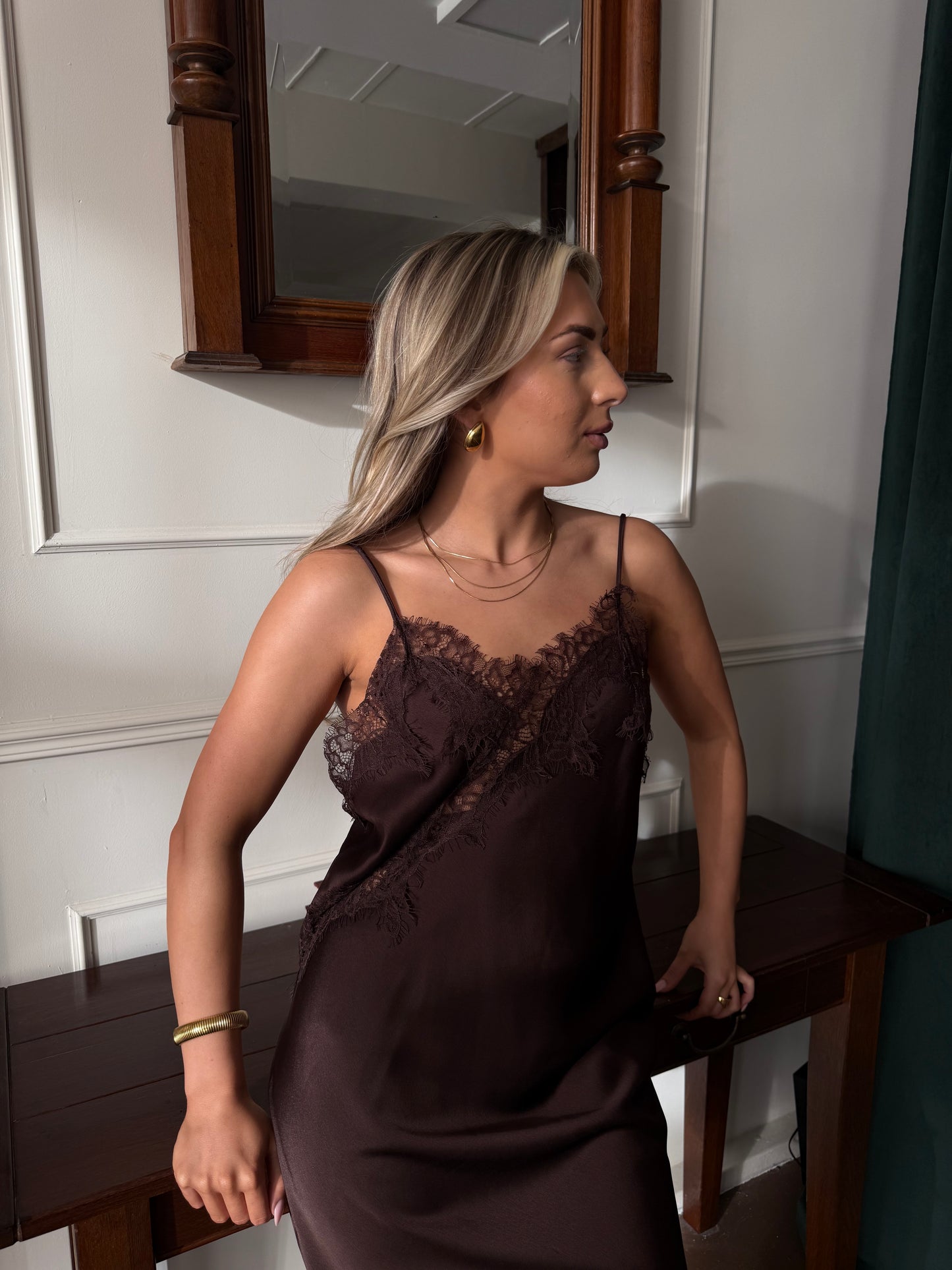 Jurk bruin with detail