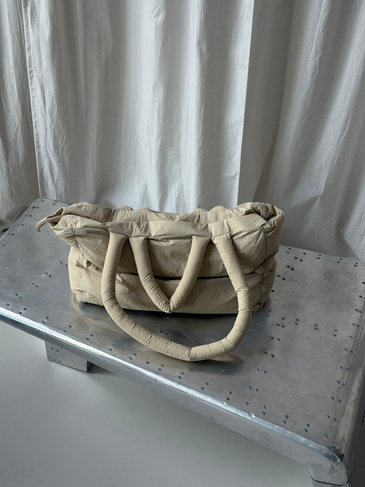 Tas puffy beige