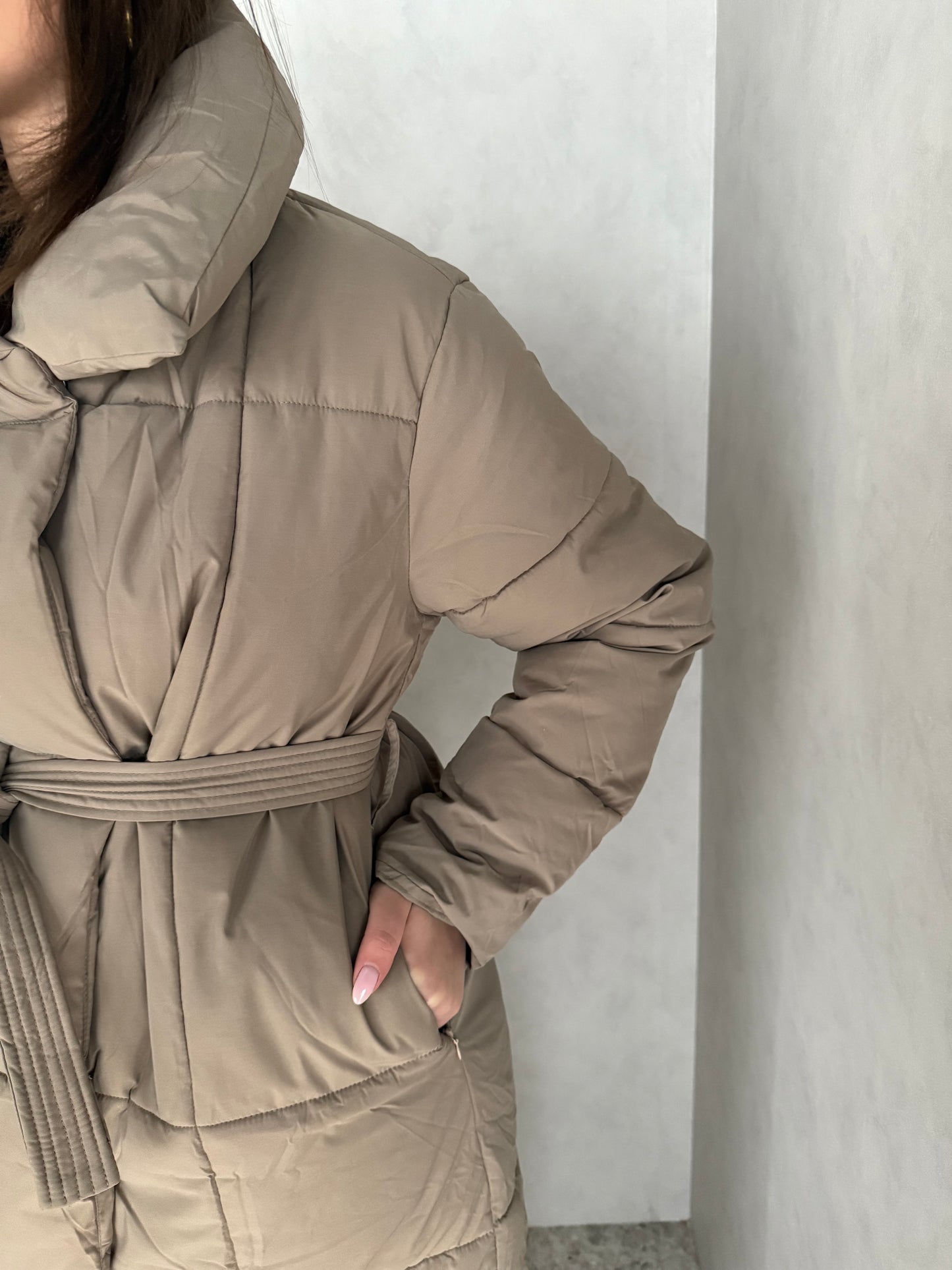 Lange puffer jas taupe