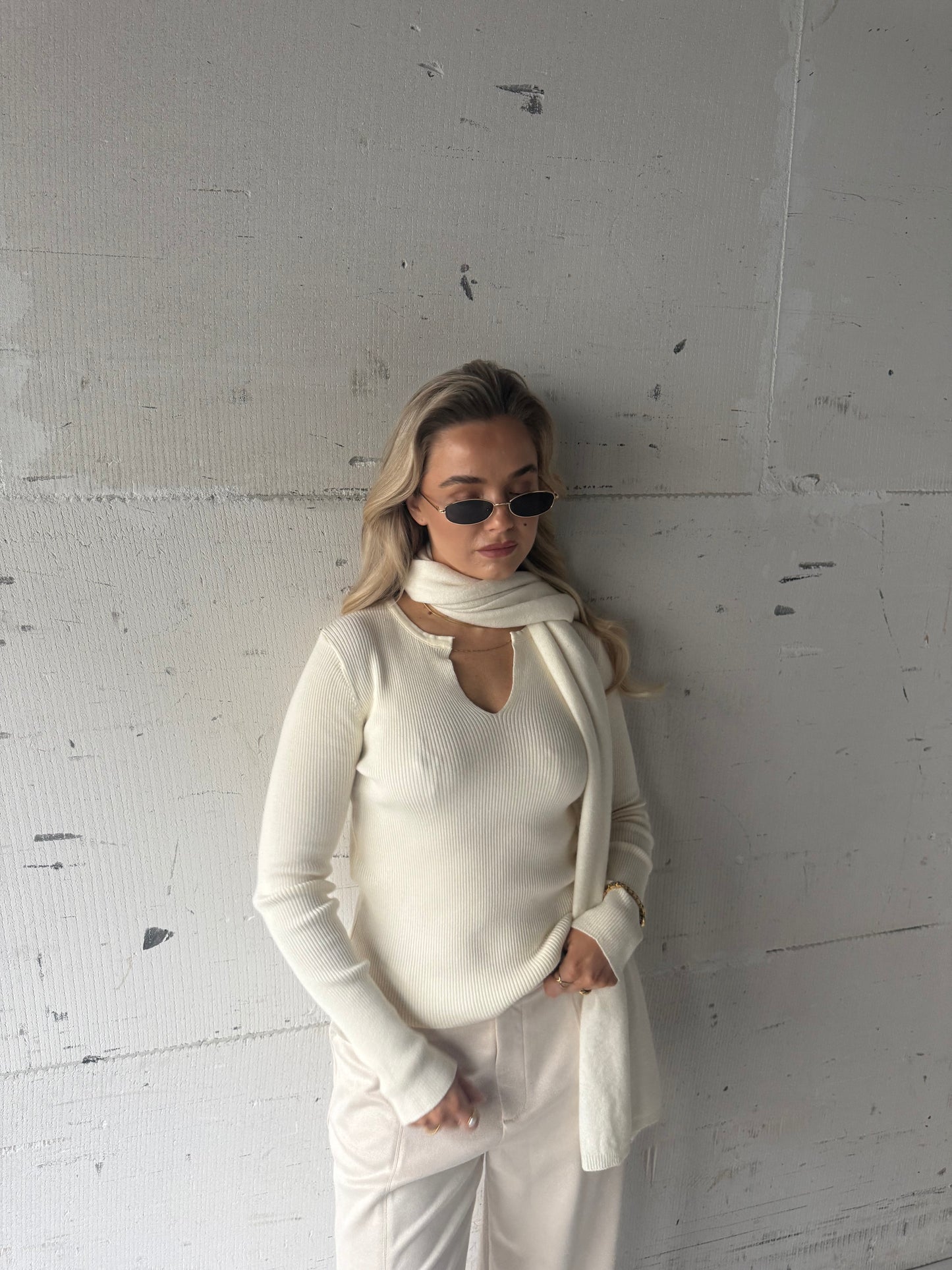 Top v hals rib crème