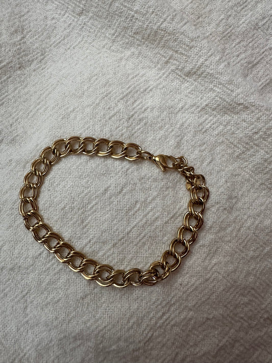Bracelet rotating link