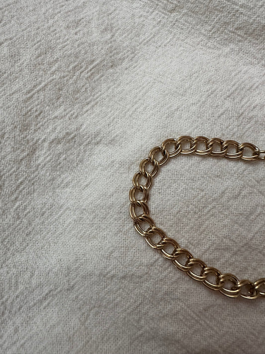 Bracelet rotating link