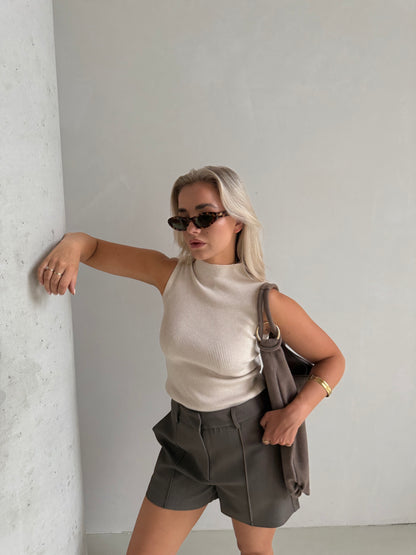 Kort broekje taupe