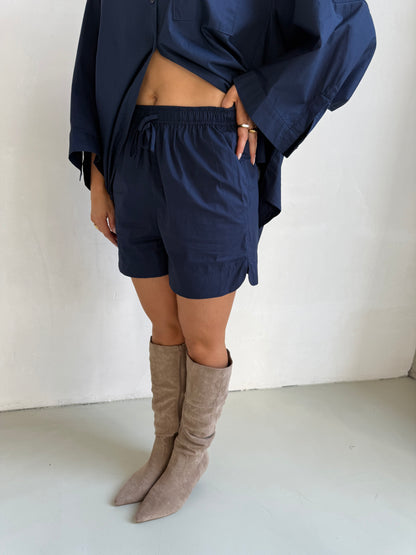 Kort broekje marine blauw