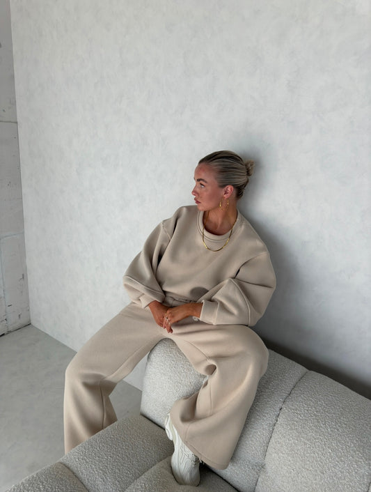 Noeloe joggingpak beige
