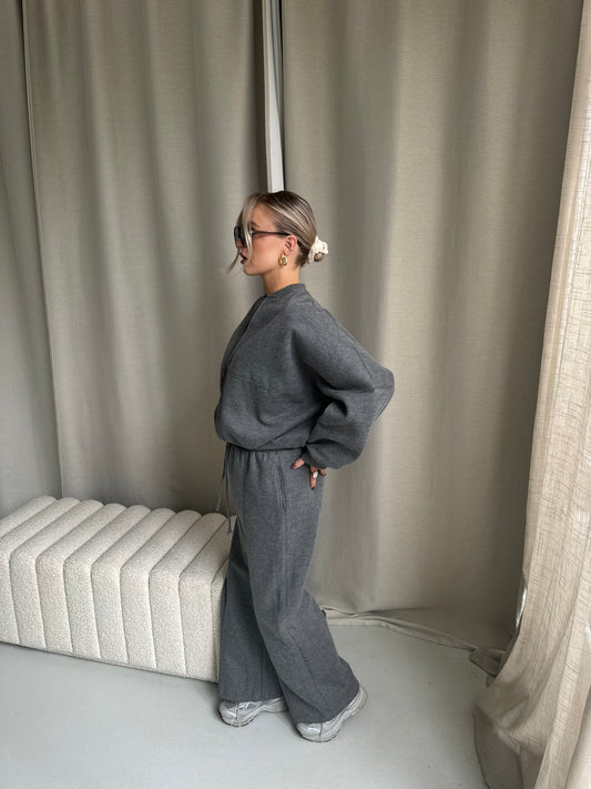 Trousers grey