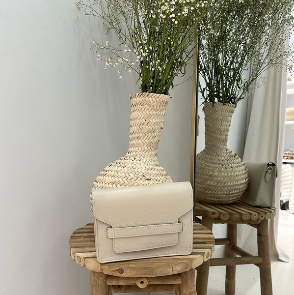 tas crème met flap
