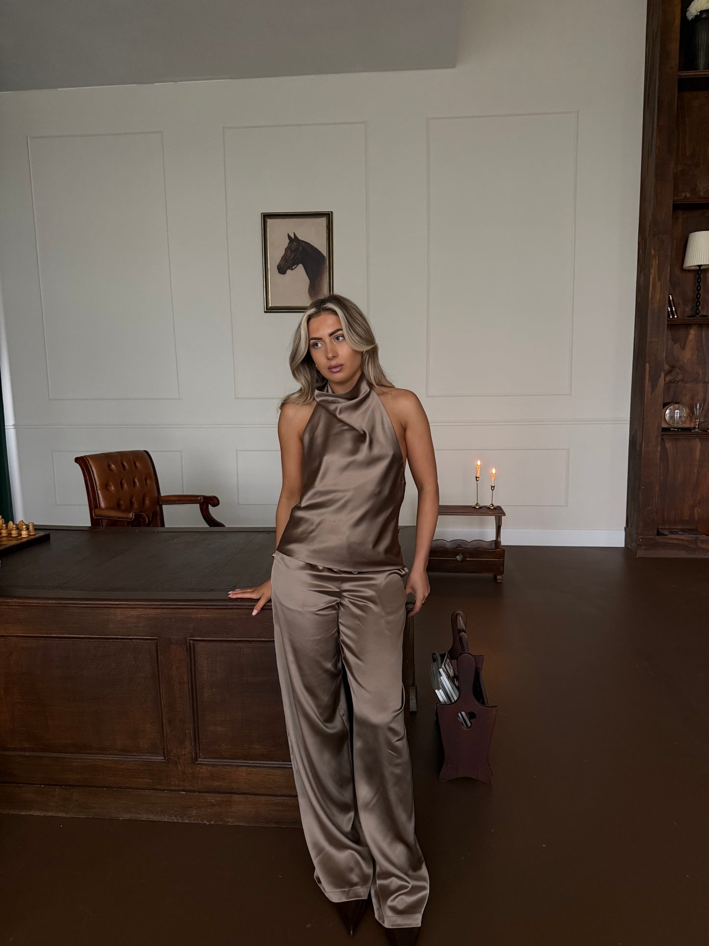 Pantalon taupe satijn