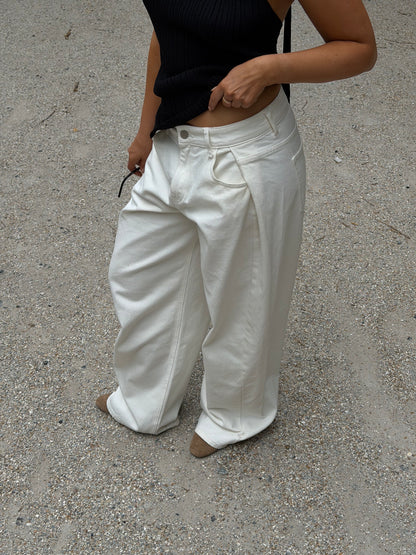 Creme broek met plooi