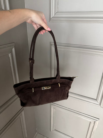 Suède bruine tas met goud gespje