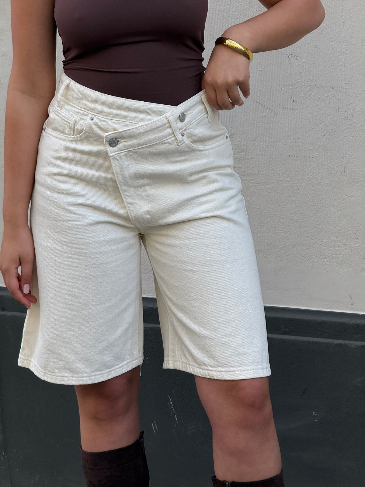 Spijker short creme
