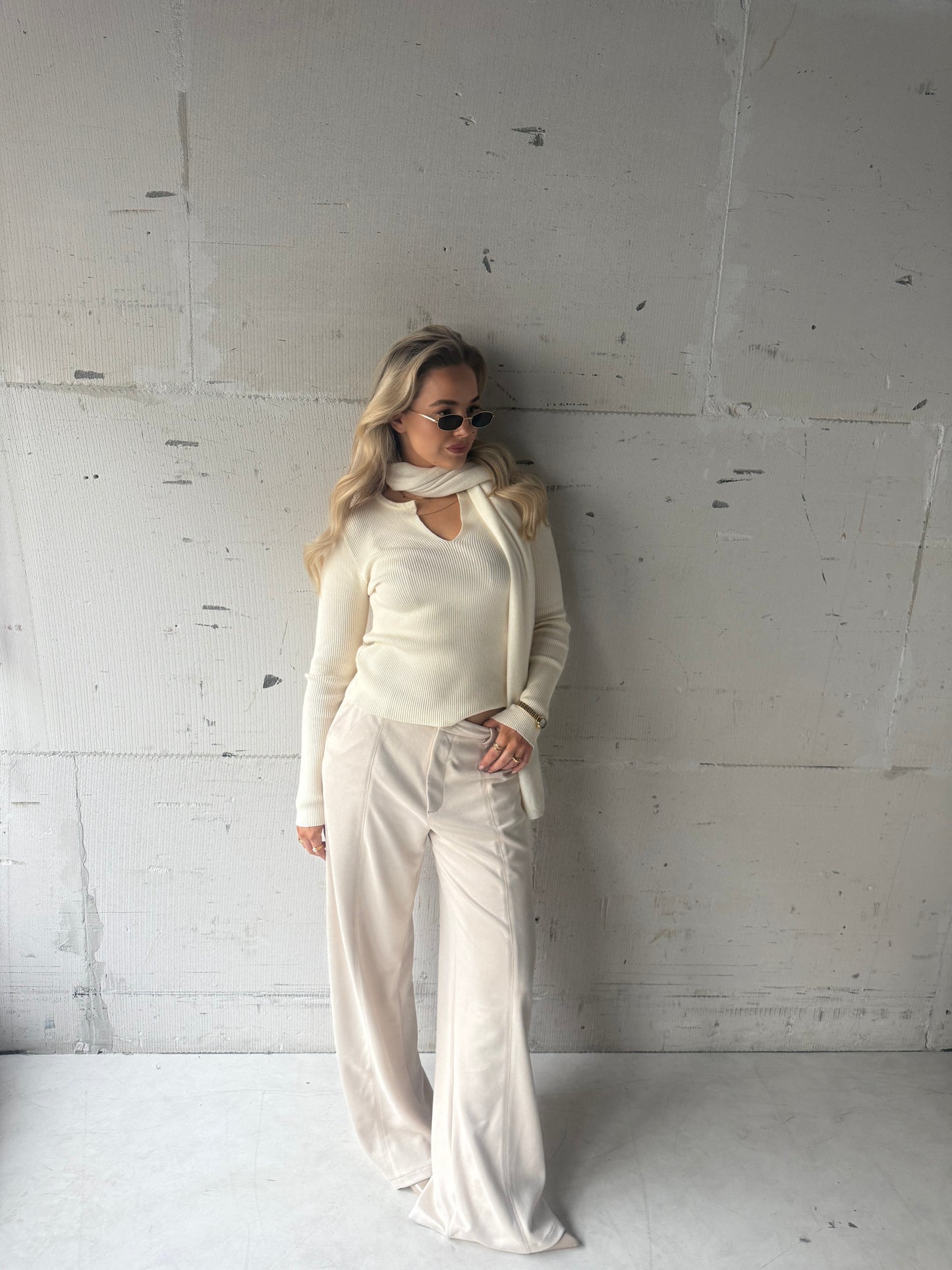 Top v hals rib crème