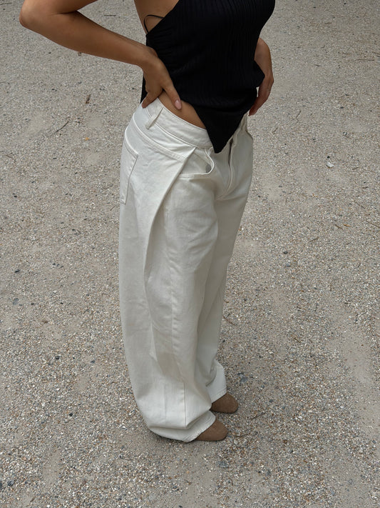Creme broek met plooi