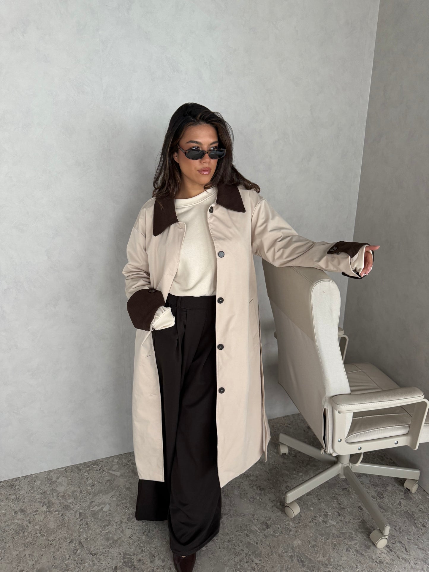 Trenchcoat met bruin detail
