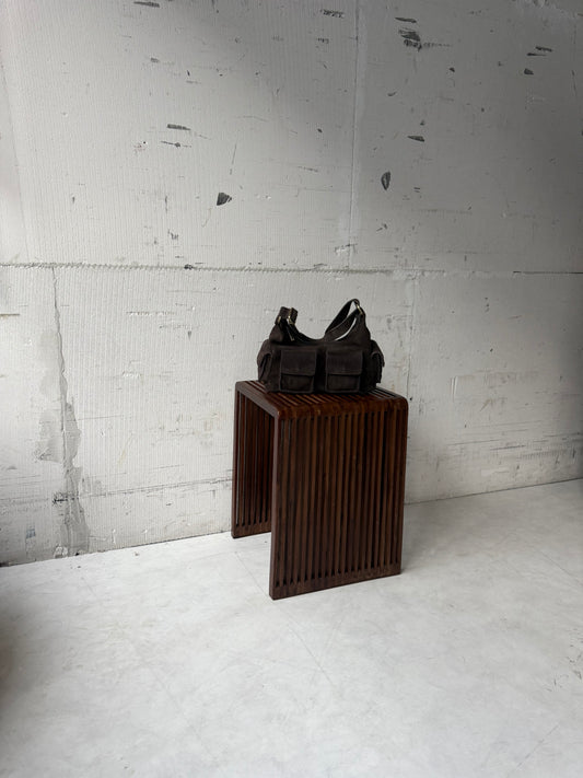 Tas brown suede met details