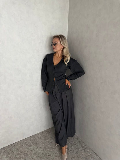 Grijs vestje met knoopjes