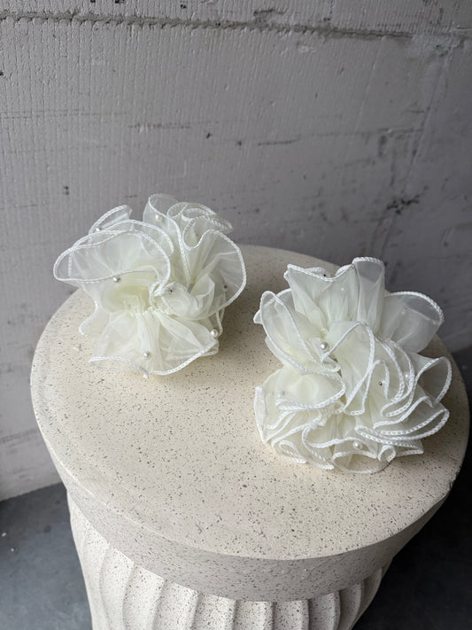 Scrunchie white with pearl