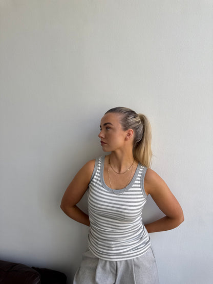 Tanktop grijs met streep