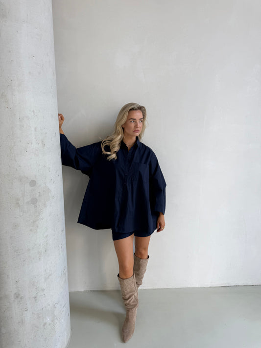 Kort broekje marine blauw