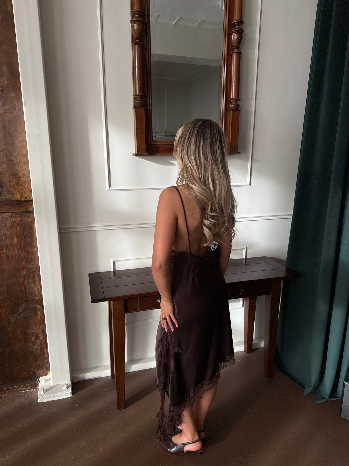 Jurk bruin with detail