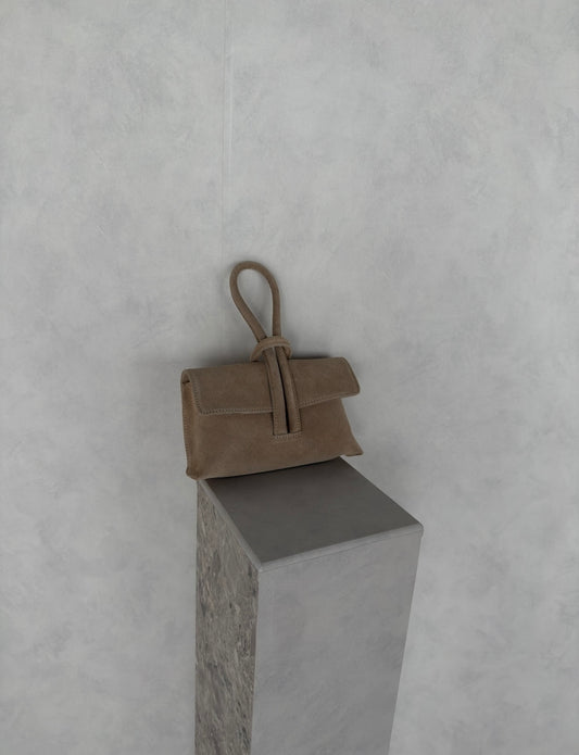 Tas met knoop suède licht