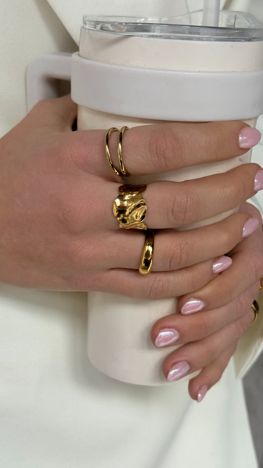 Ring Nola