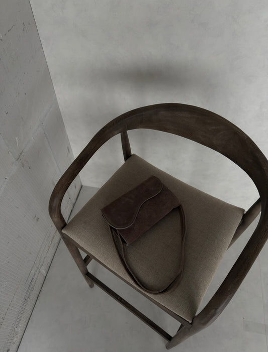 Tas suède met flap taupe