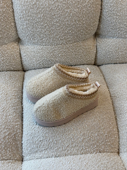 Boots fluffy wit met detail - 25 t/m 33