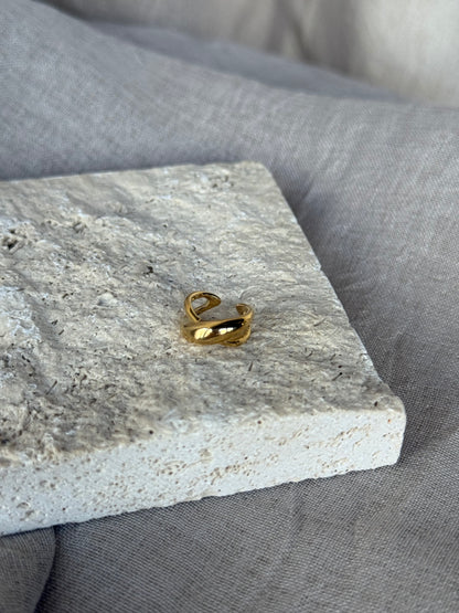 Earcuff overlap