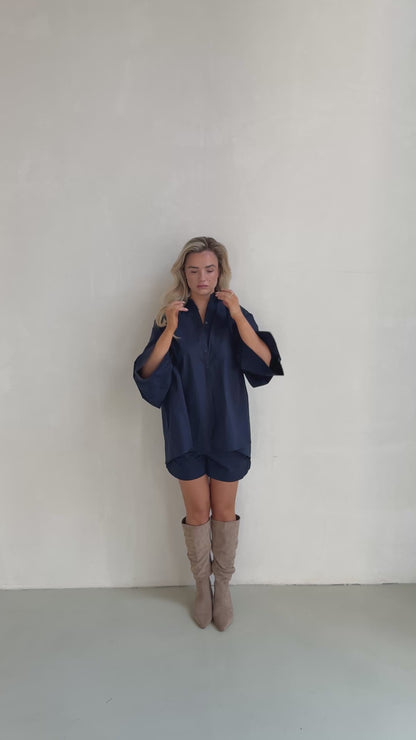 Kort broekje marine blauw